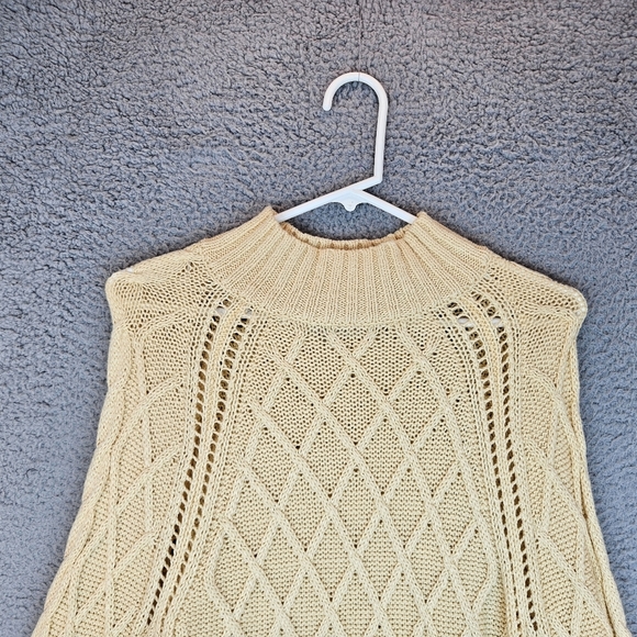 American Eagle Womens Yellow Knit Cropped Sweater Sz M Turtleneck Pullover - Picture 3 of 9